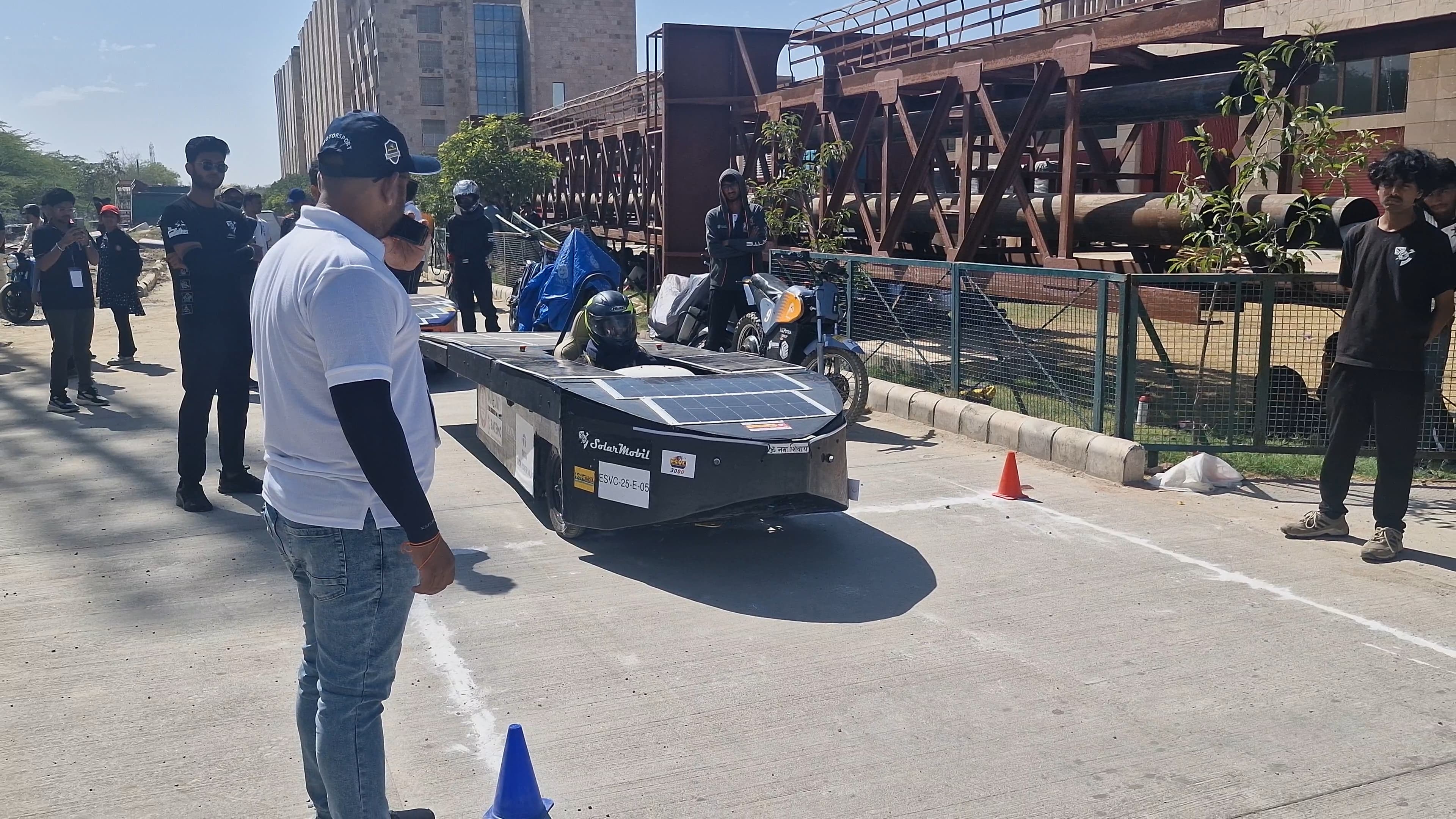 Description of image 1